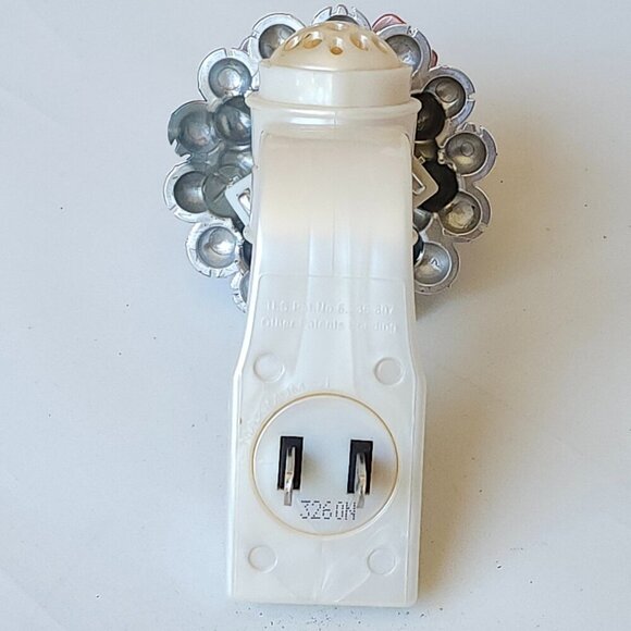 BATH AND BODY WORKS CHRISTMAS BELL WREATH With RED BOW WALLFLOWER PLUG - Picture 5 of 6